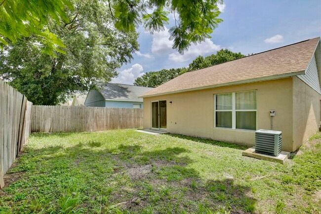 Building Photo - Beautiful 3/2 Home Recently Remodeled with...
