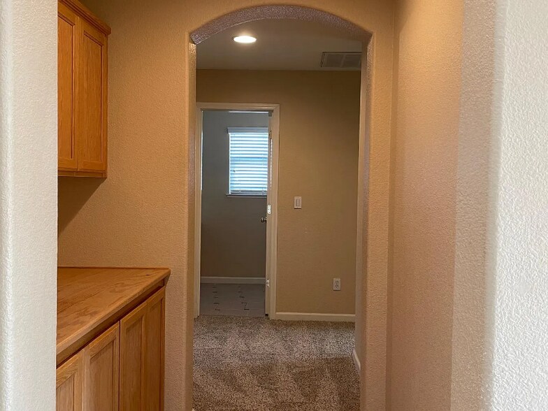 Building Photo - 9649 Anton Oaks Way