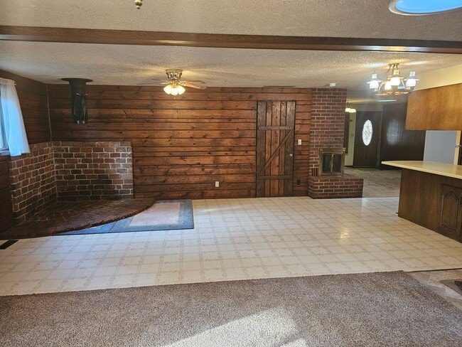 Building Photo - 66955 End Rd