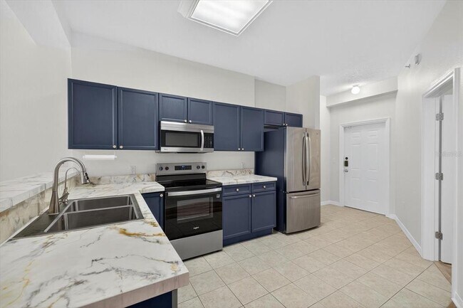 Building Photo - 316 8th St S