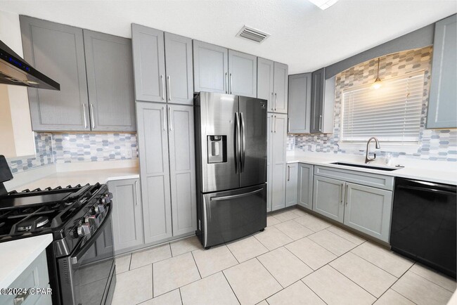 Building Photo - 3758 Bay Tree Rd