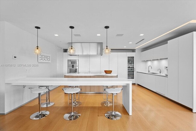 Building Photo - 4921 Fisher Island Dr