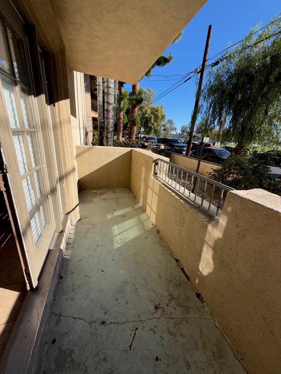 Building Photo - 21809 Lanark St