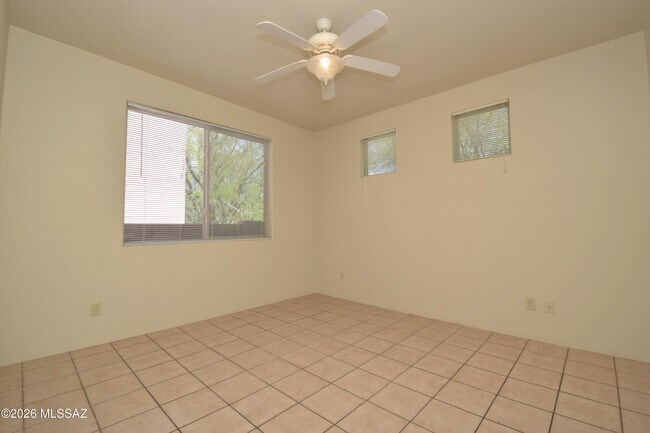 Building Photo - 2934 N Cardell Cir