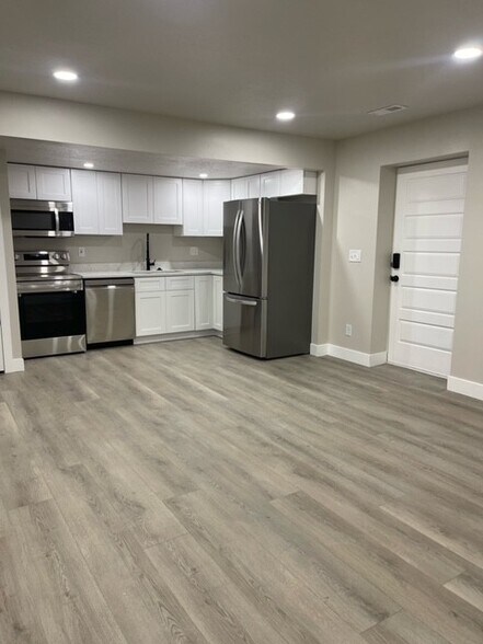 Building Photo - 2839 Kollman Ln