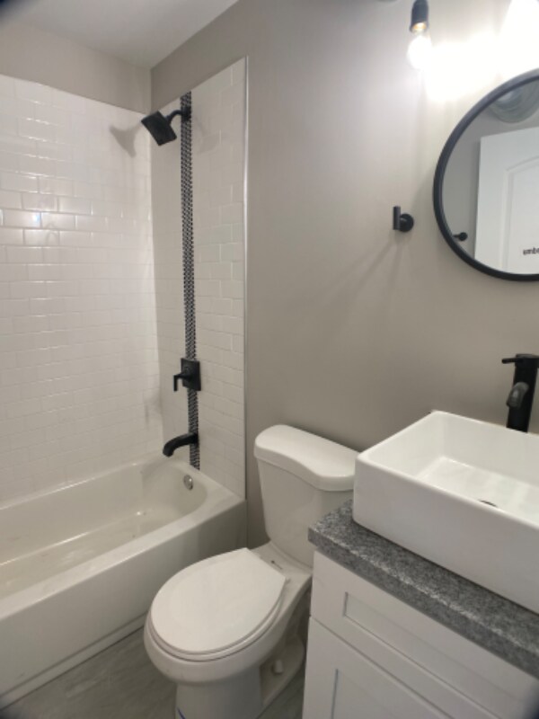 2945 W Peterson Ave 2945 W Peterson Ave Chicago IL 60659 Apartment