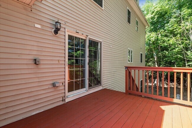 Building Photo - 19 Benjamin Ln