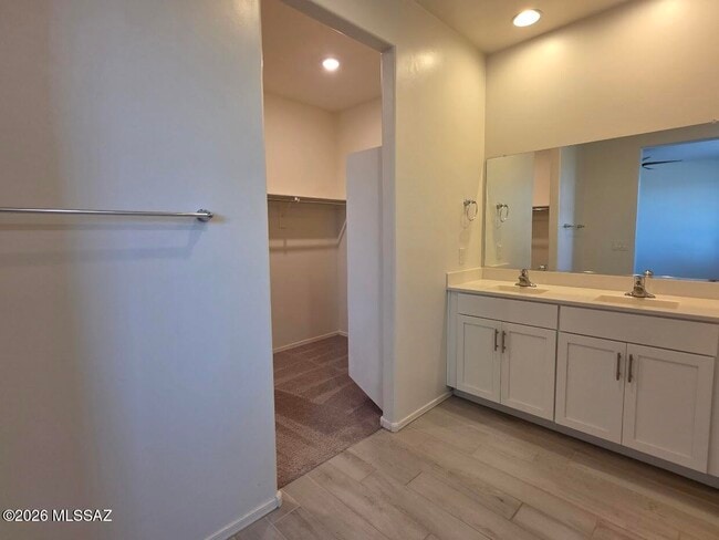Building Photo - 10800 W Embrey Dr
