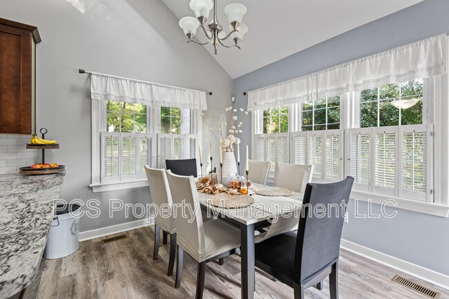 Building Photo - 12605 Jolly Pl