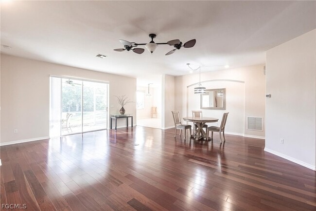 Building Photo - 9282 Palm Island Cir