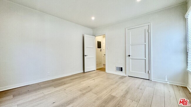 Building Photo - 408 S Spalding Dr