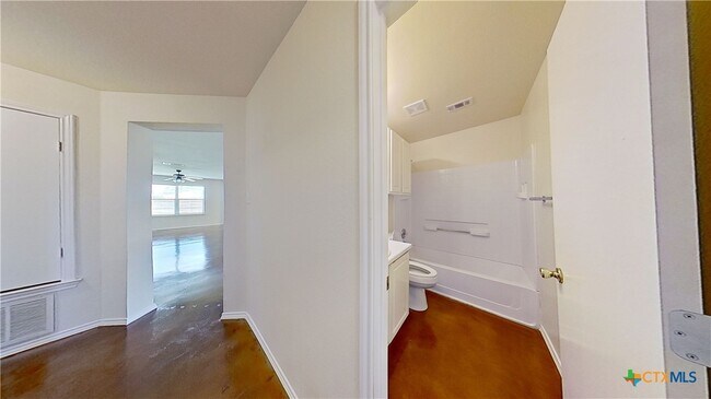 Building Photo - 126 Sylvan St