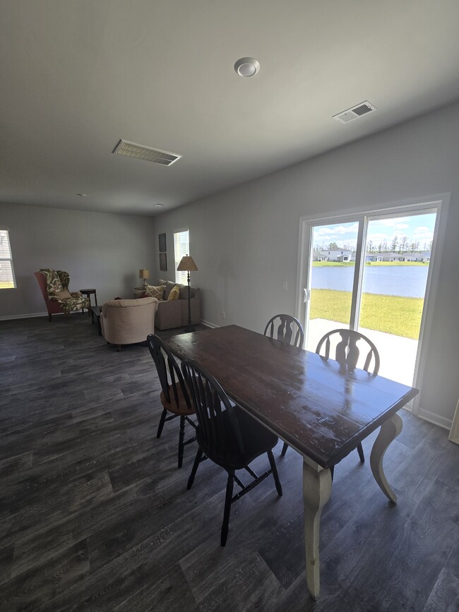 Building Photo - 175 Saltgrass Wy