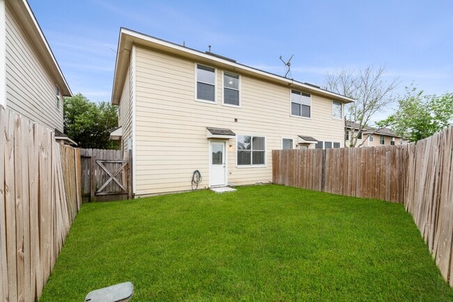 Building Photo - 8710 Thistlemoor Ln