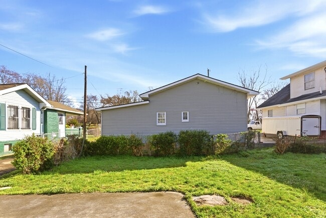 Building Photo - 109 N Cruze St