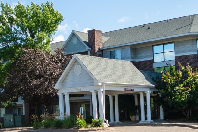 Building Photo - Lexington Townhomes and Apartments