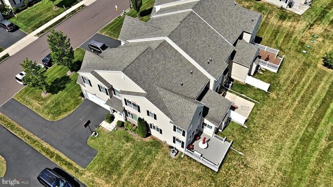 Building Photo - 2007 Pleasant Valley Dr