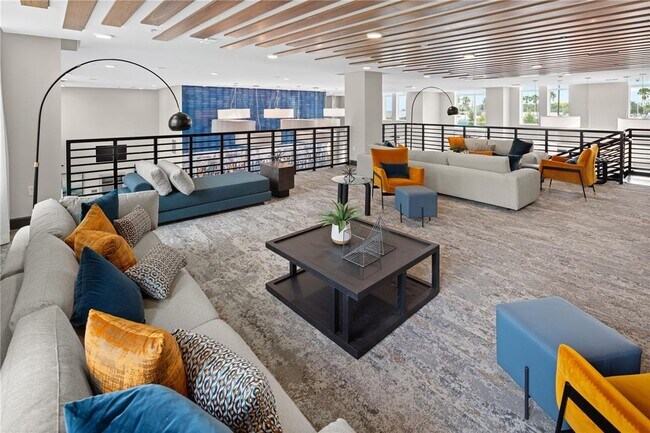 Building Photo - 5256 International Dr