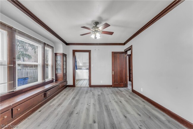 Building Photo - 1042 Mozina Dr