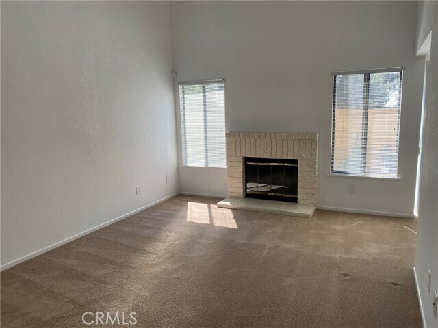 Building Photo - 5050 Canyon Crest Dr