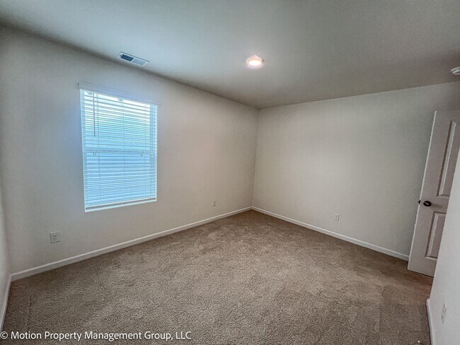 Building Photo - For Rent – Spacious 4 Bed / 3.5 Bath Home ...