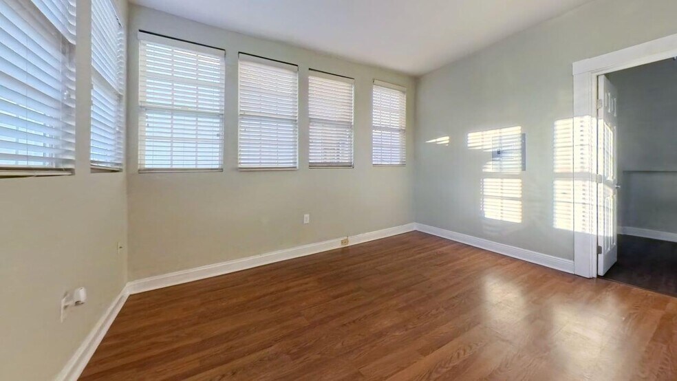 Building Photo - 1848 Felicity St