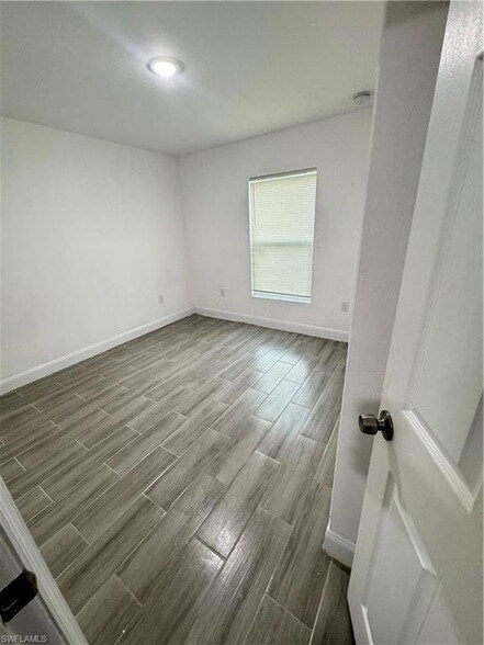 Building Photo - 851 Bedford Dr