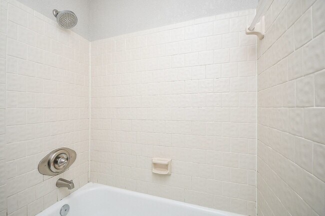 Building Photo - 15807 Los Altos Dr