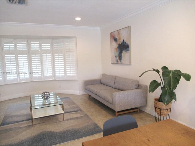 Building Photo - 1118 N 46th Ave