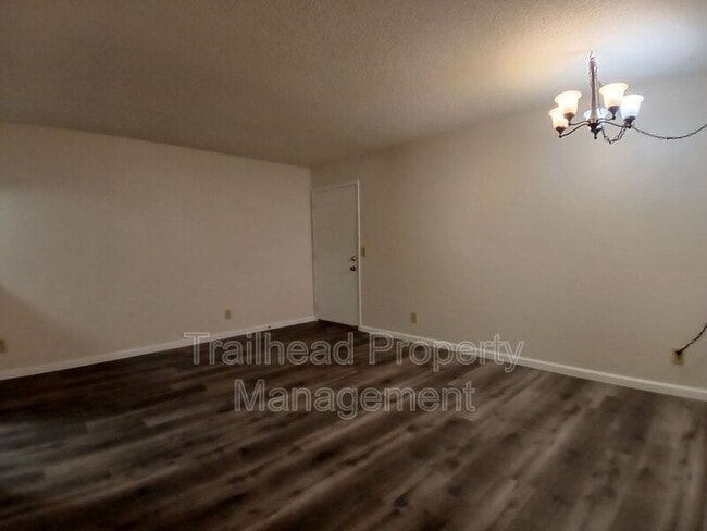 Building Photo - 1314 E Frederick St