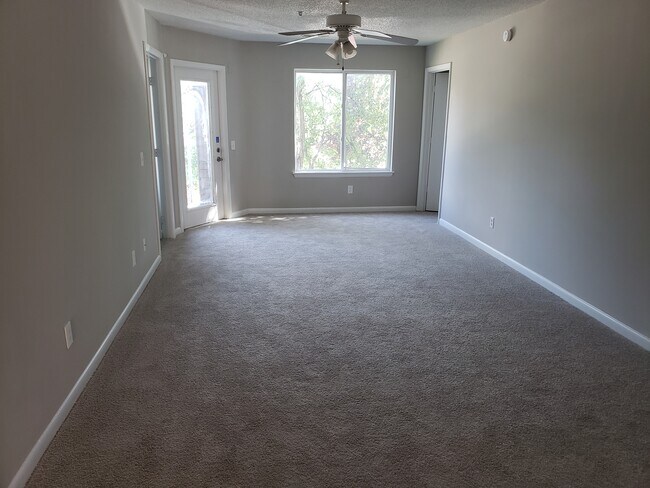 Building Photo - 1230 University Ct