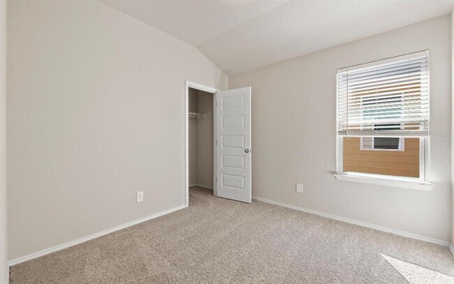 Building Photo - 3204 Ridge Pl
