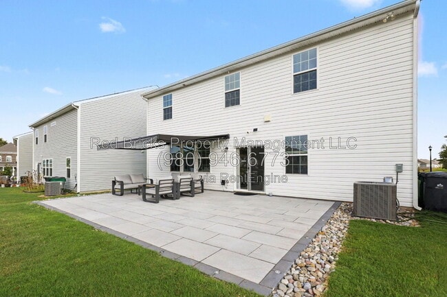 Building Photo - 16110 Winfield Hall Dr