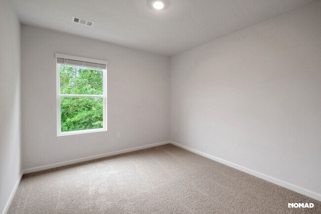 Building Photo - Charming 3BR Townhome in Buford