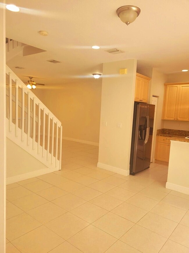 Building Photo - 6639 Hidden Cove Dr