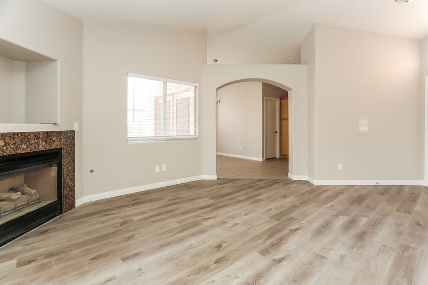 Building Photo - 504 Stonehurst Dr