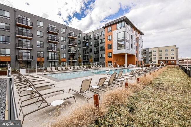 Building Photo - 145 Riverhaven Dr