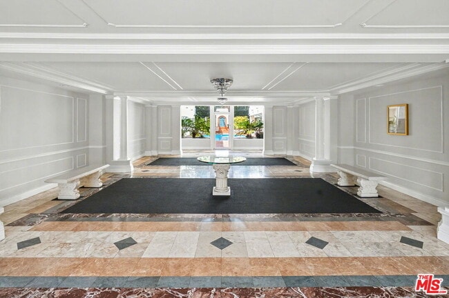 Building Photo - 521 Montana Ave