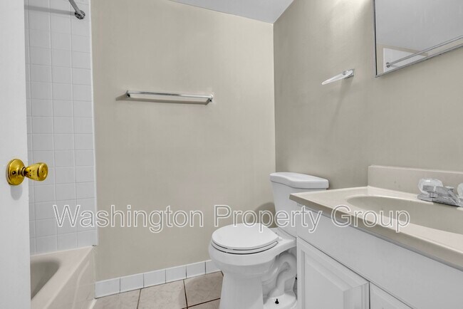 Building Photo - 2200 Castle Rock Square