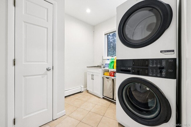 Building Photo - 6 Carol Ln