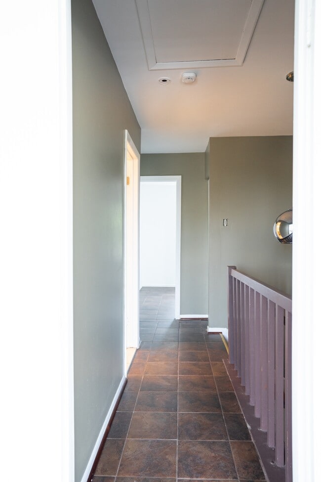 Building Photo - 8202 Ashford Blvd