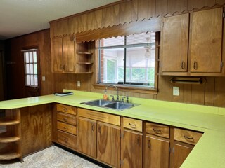 Building Photo - 703 Moccasin Bend Rd