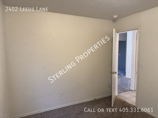 Building Photo - 2402 Leeds Ln