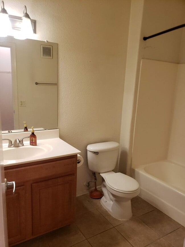 Building Photo - AVAILABLE NOW!!! GATED COMMUNITY - THE RAVEN - WITH GREAT AMENITIES