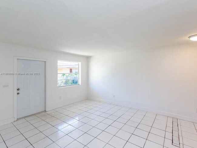 Building Photo - 1342 NE 110th Terrace