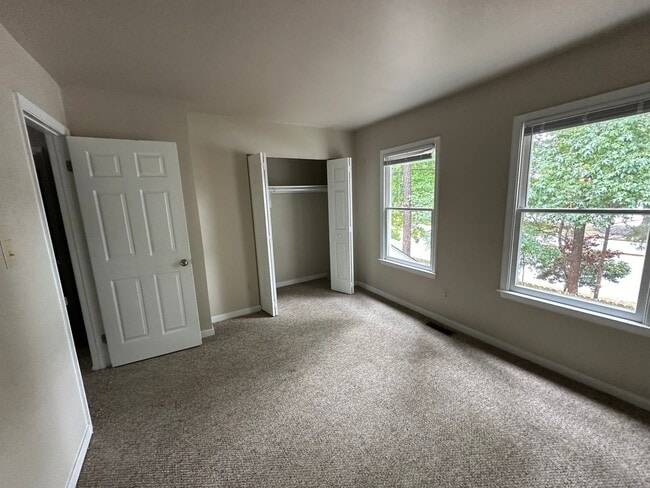 Building Photo - MUST SEE TOWNHOUSE!!!