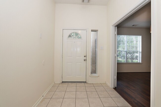 Building Photo - 7 N Regan Mead Cir