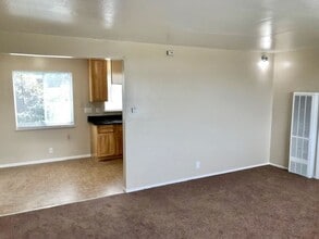 Building Photo - 5730 Bayview Ave
