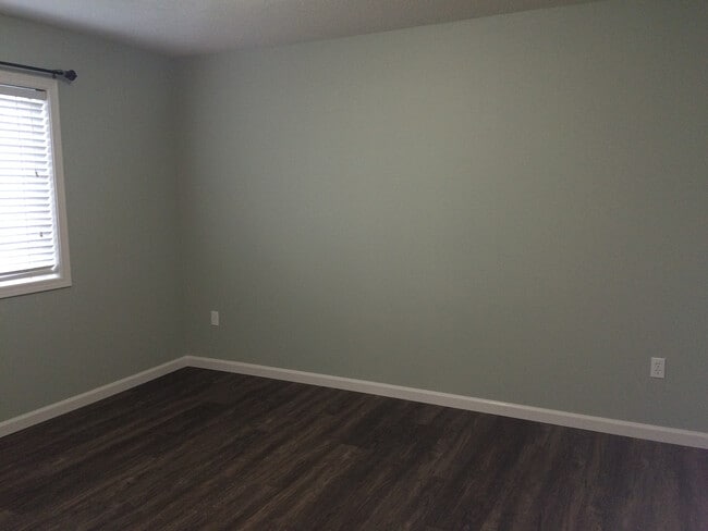 Building Photo - Large Home for Rent in Sage Point Service Area