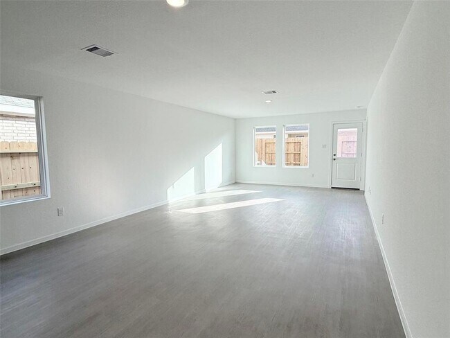 Building Photo - 6818 Eastern Cottonwood Ln